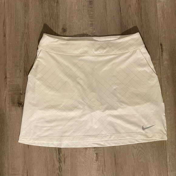 Nike Women's White Athletic Shorts - Picture 2 of 6